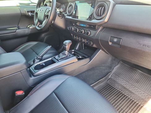 Used 2017 Toyota Tacoma TRD Pro AWD/4WD image 16