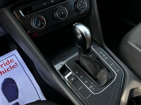 Used 2020 Volkswagen Tiguan S image 36