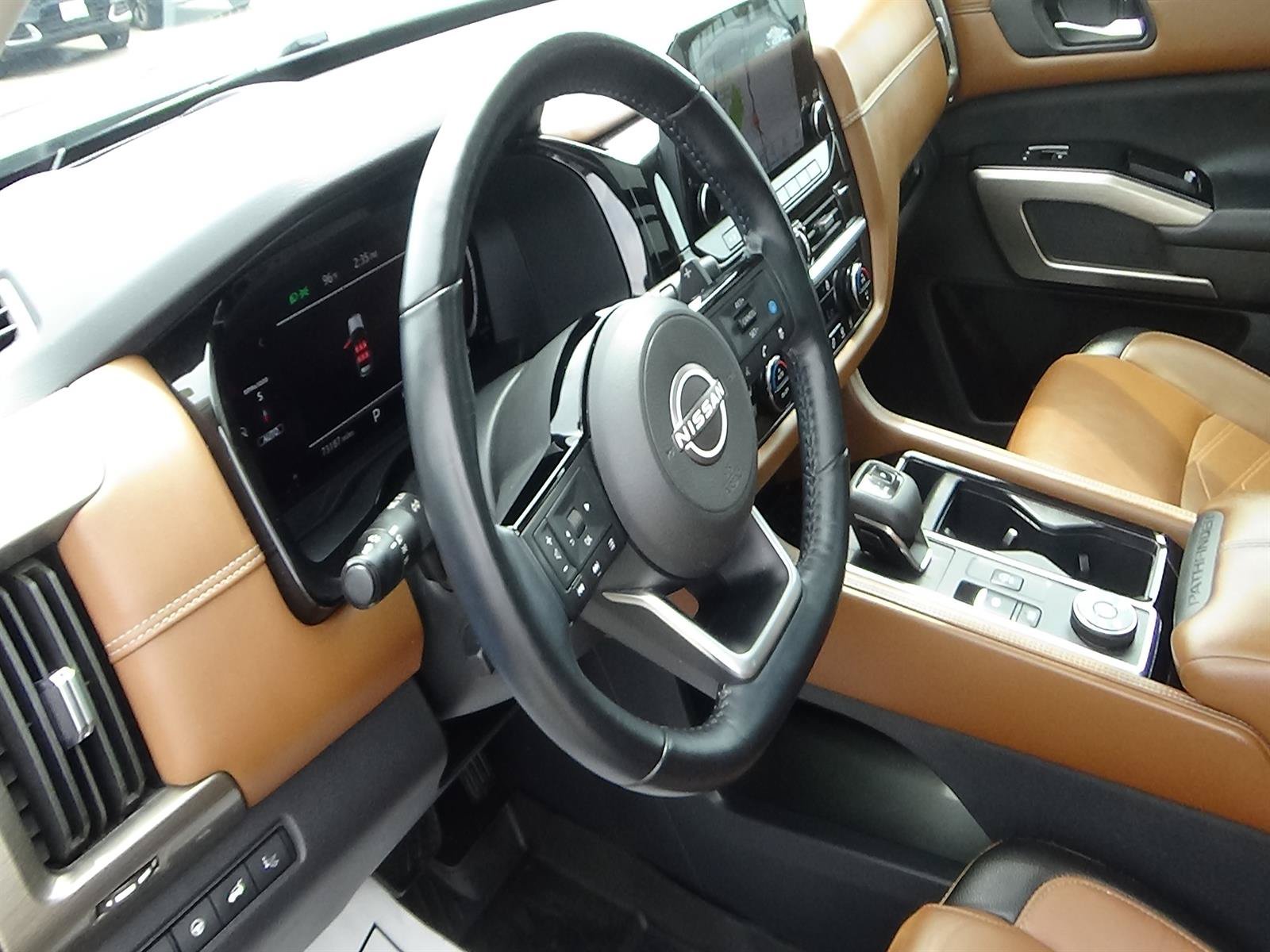 Used 2023 Nissan Pathfinder Platinum w/ Cargo Package AWD/4WD image 16