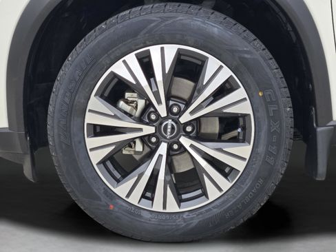 Used 2023 Nissan Rogue SV image 30