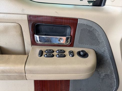 Used 2006 Ford F150 XLT RWD image 12