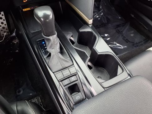 Used 2025 Toyota Camry SE FWD image 11