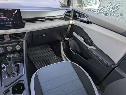 Certified 2025 Volkswagen Taos S FWD image 17