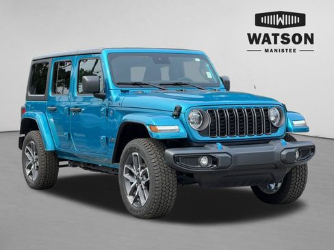 Used 2024 Jeep Wrangler Unlimited w/ Convenience Group AWD/4WD image 1