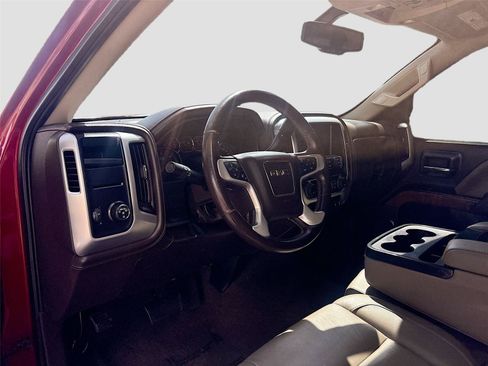 Used 2018 GMC Sierra 1500 SLT w/ SLT Preferred Package RWD image 9
