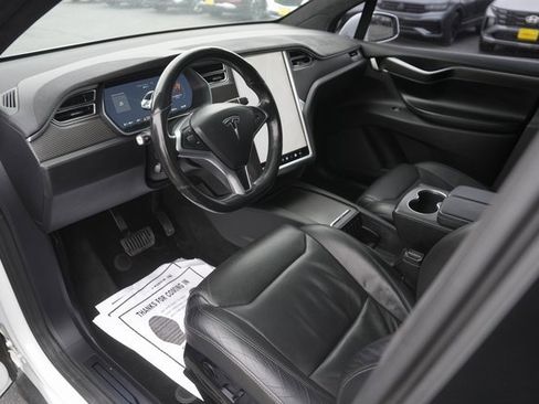 Used 2017 Tesla Model X 90D image 8