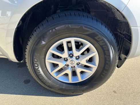 Used 2019 Nissan Frontier SV image 11