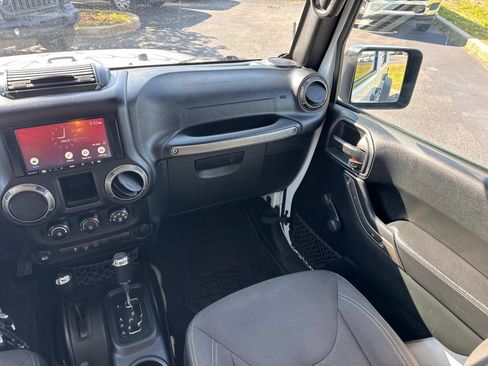 Used 2018 Jeep Wrangler Unlimited Sport AWD/4WD image 21