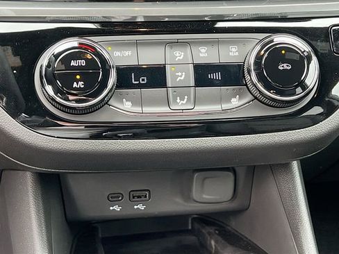 New 2026 Buick Envista Sport Touring FWD image 11