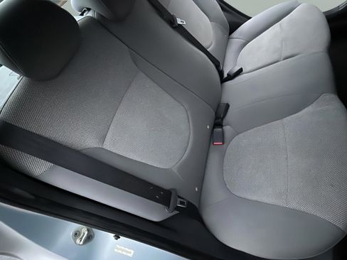 Used 2012 Hyundai Accent GLS image 19