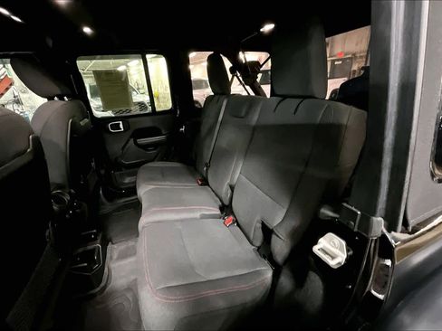 Used 2024 Jeep Wrangler Unlimited Rubicon image 18