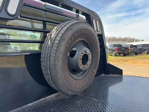 Used 2004 Ford F350 XL image 9