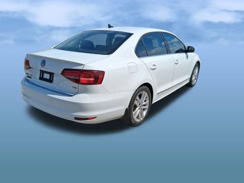 Used 2017 Volkswagen Jetta SEL FWD image 7