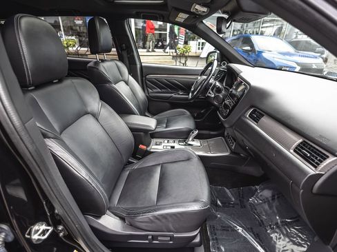 Used 2019 Mitsubishi Outlander GT AWD/4WD image 30