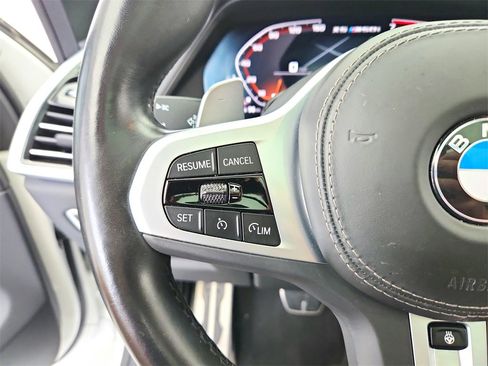 Used 2022 BMW X5 M50i image 20