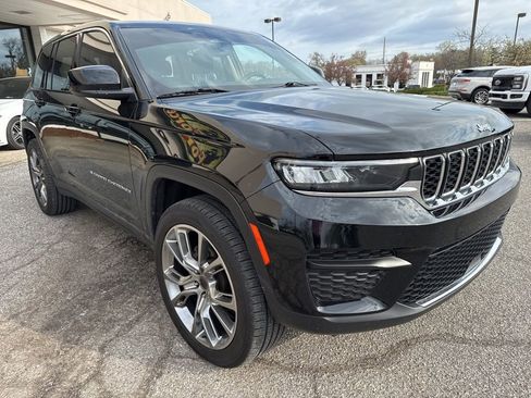 Used 2023 Jeep Grand Cherokee Laredo w/ Trailer Tow Prep Group (B) image 13