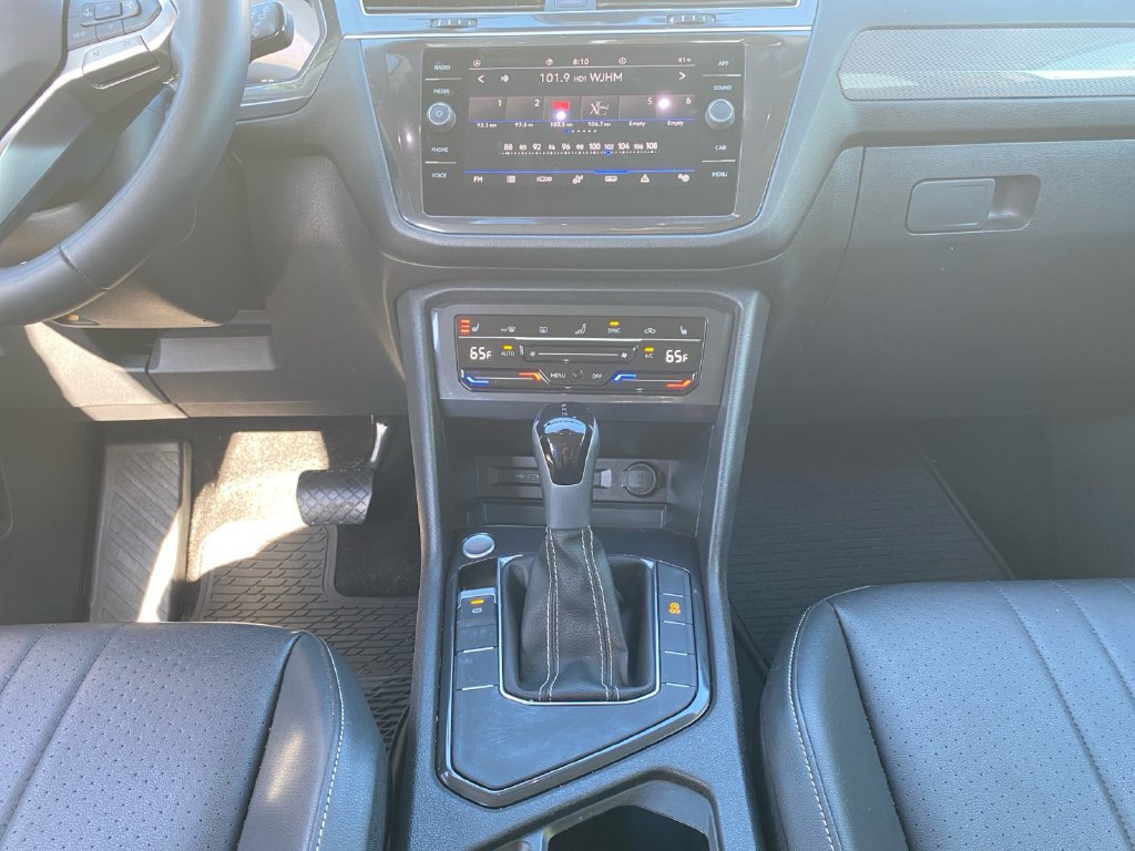 Used 2023 Volkswagen Tiguan SE FWD image 11