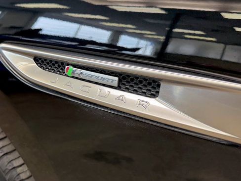 Used 2017 Jaguar F-PACE R-Sport image 9