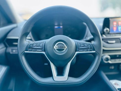 Used 2022 Nissan Altima 2.5 S FWD image 11