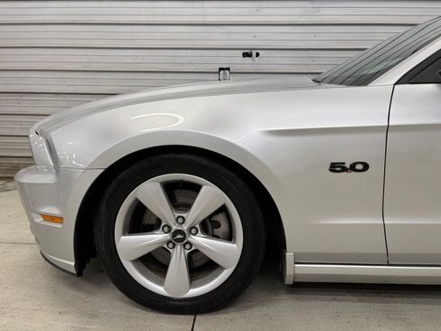Used 2014 Ford Mustang GT Premium w/ Comfort Package RWD image 4