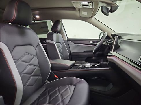 New 2026 Volkswagen Atlas Peak Edition AWD/4WD image 23
