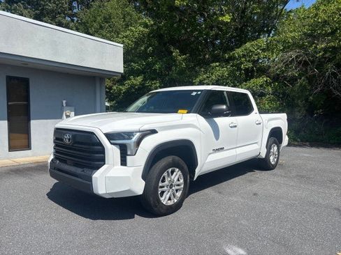 Used 2022 Toyota Tundra SR5 w/ SR5 Premium Package AWD/4WD image 1