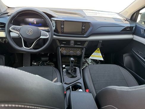New 2024 Volkswagen Taos SE image 10