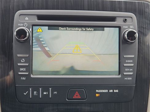 Used 2017 Chevrolet Traverse LT FWD image 14