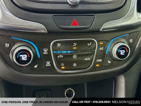 Used 2018 Chevrolet Equinox Premier FWD image 15