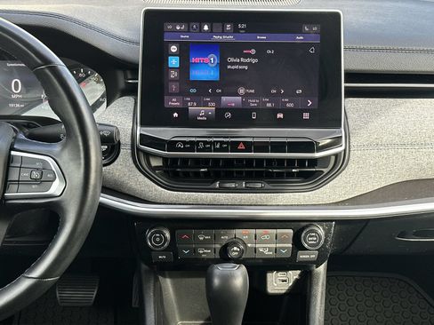 Used 2022 Jeep Compass Latitude w/ Sun and Sound Group AWD/4WD image 25