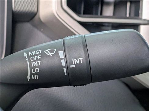 Used 2025 Toyota Tundra Limited AWD/4WD image 10