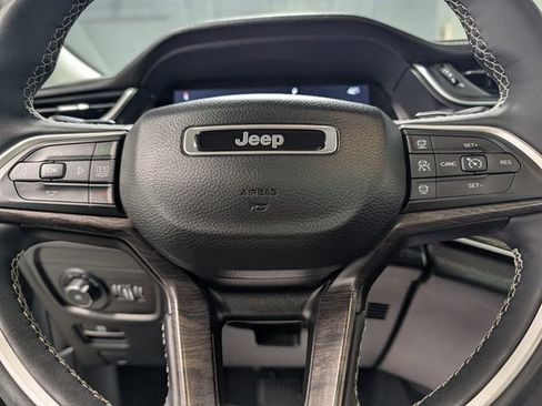 Used 2023 Jeep Grand Cherokee L Limited w/ Black Appearance Package image 20