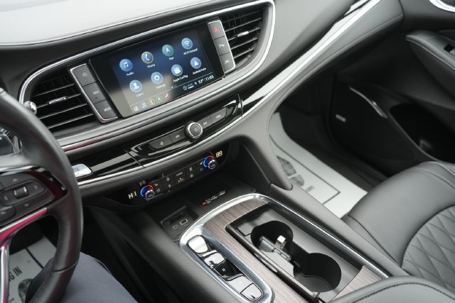 Used 2024 Buick Enclave Avenir w/ Avenir Technology Package AWD/4WD image 28