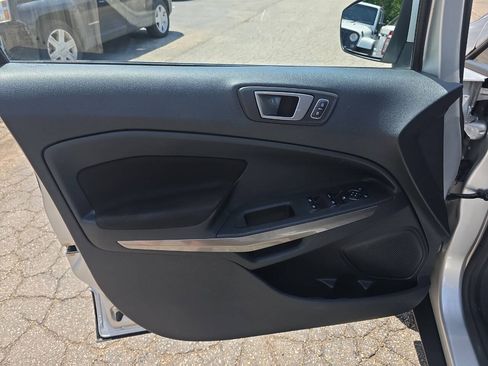 Used 2020 Ford EcoSport SE w/ SE Convenience Package FWD image 8