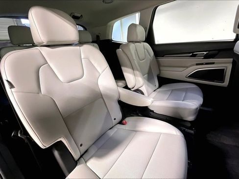 Used 2024 Kia Telluride S w/ S Sunroof Package image 37