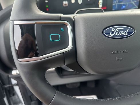 Used 2025 Ford Expedition Active image 20