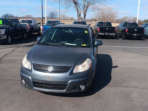 Used 2009 Suzuki SX4 AWD Hatchback w/ Touring Pkg image 10