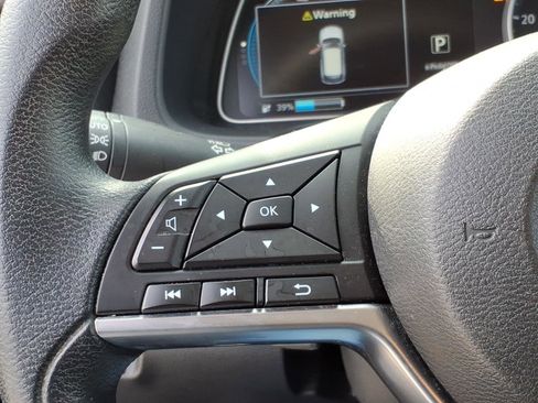 Used 2023 Nissan Leaf S image 12