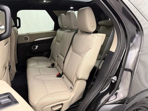 Used 2020 Land Rover Discovery Landmark AWD/4WD image 36
