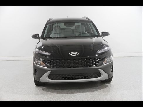 Certified 2023 Hyundai Kona SEL AWD/4WD image 2