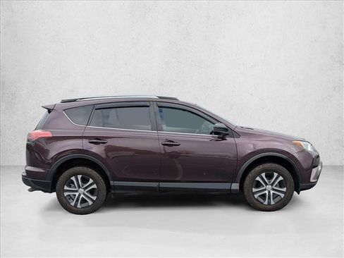 Used 2018 Toyota RAV4 LE image 4