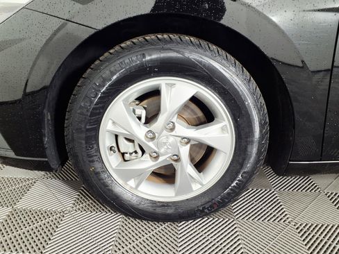 Certified 2023 Hyundai Elantra SE FWD image 7