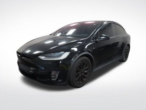 Used 2017 Tesla Model X image 1