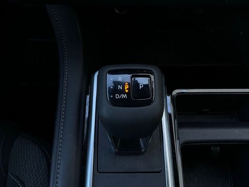 Used 2025 Nissan Pathfinder SV image 25