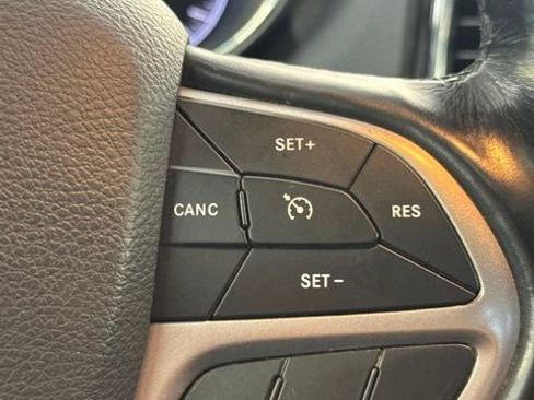 Used 2020 Jeep Grand Cherokee Limited w/ Luxury Group II AWD/4WD image 14