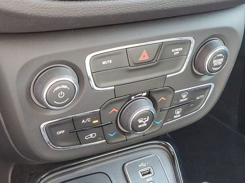 Used 2020 Jeep Compass Limited AWD/4WD image 29