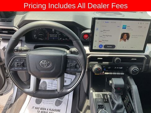 Used 2026 Toyota 4Runner TRD Off-Road Premium AWD/4WD image 5