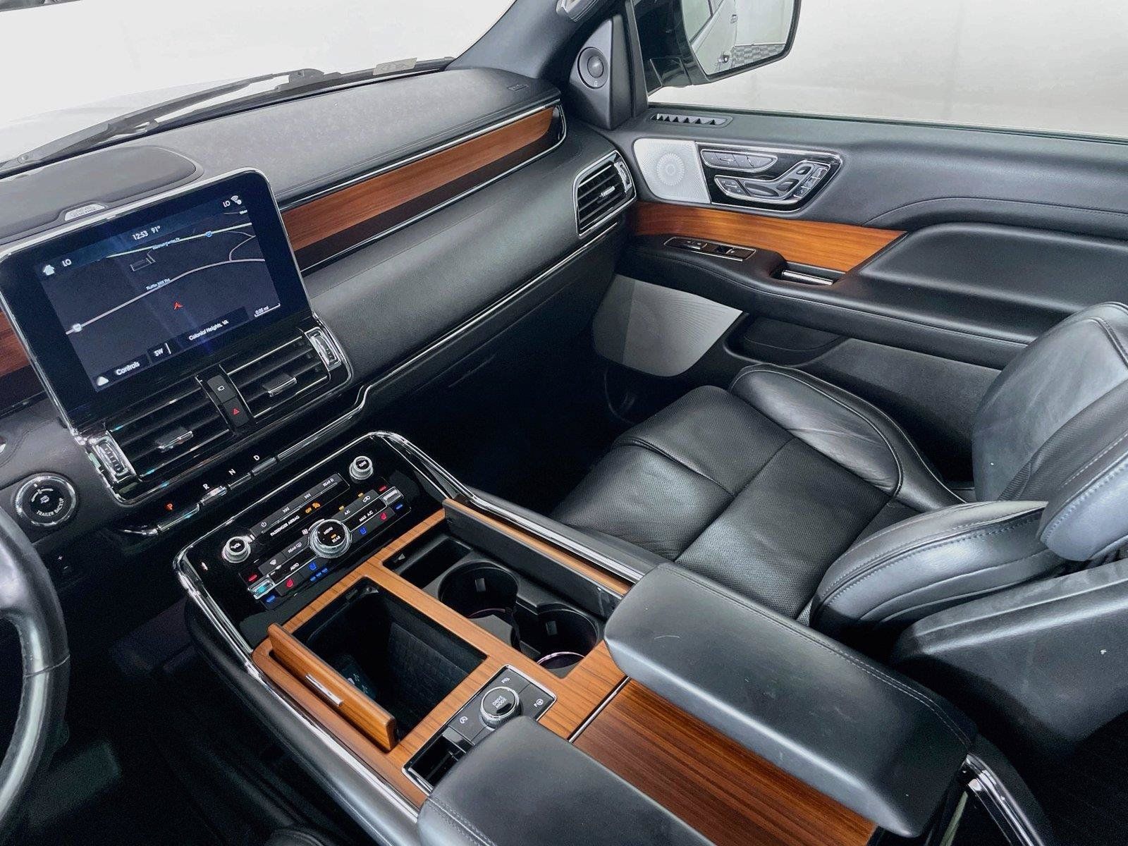 Used 2018 Lincoln Navigator L Reserve w/ Technology Package AWD/4WD image 28