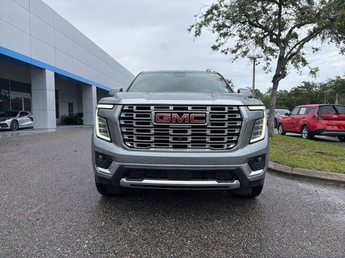 Used 2025 GMC Yukon XL Denali AWD/4WD image 2