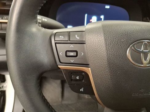 Used 2023 Toyota Crown XLE image 19